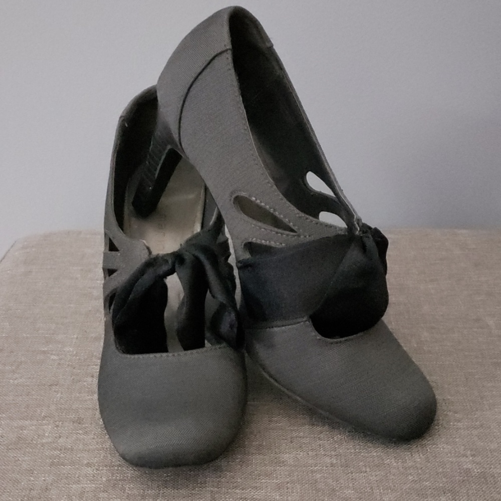 Dress shoes